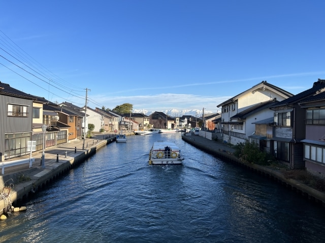 交際俱楽部で出会った男女がデートに使う貸し切り屋形船